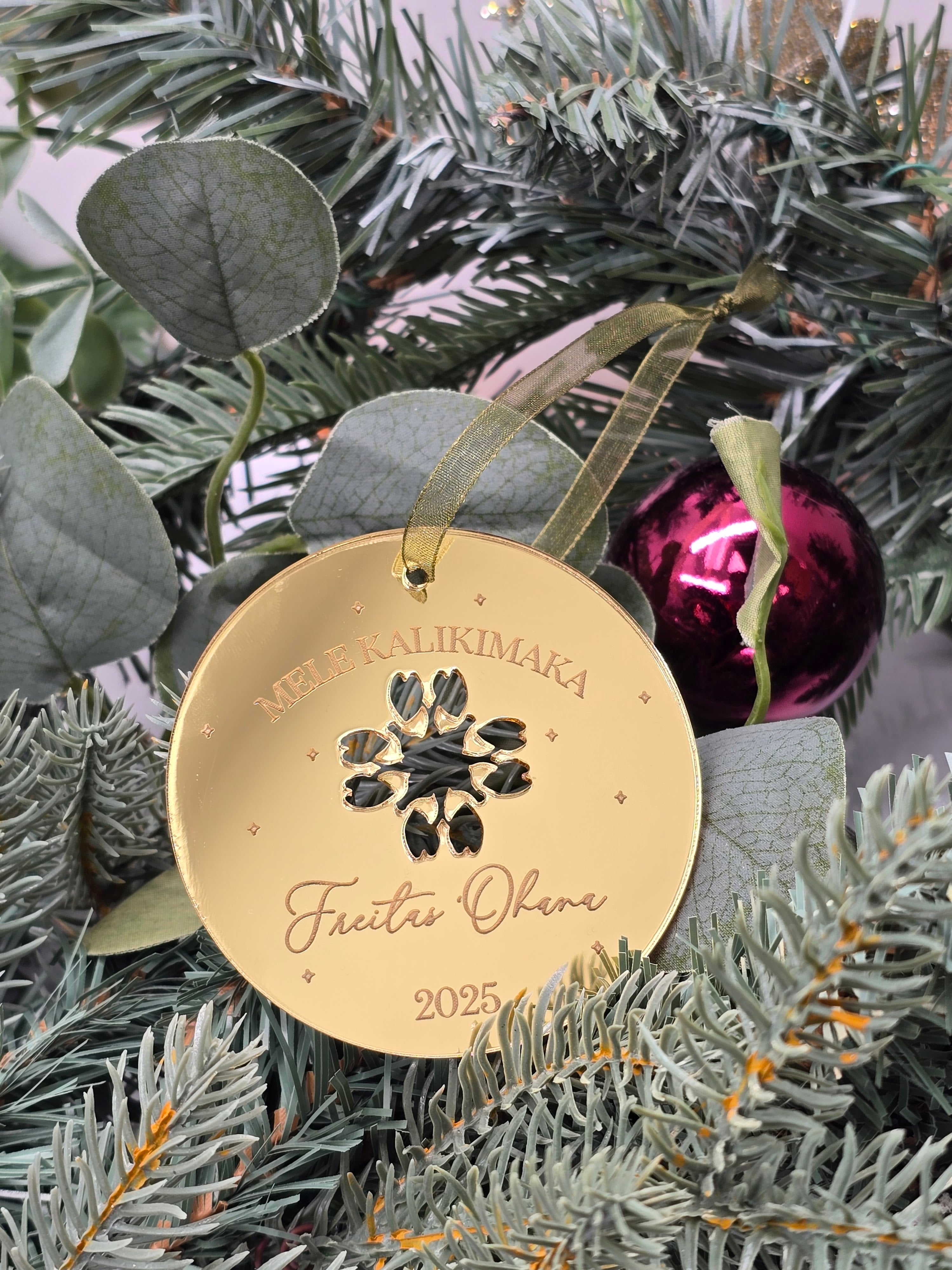 CUSTOM ROUND ORNAMENT