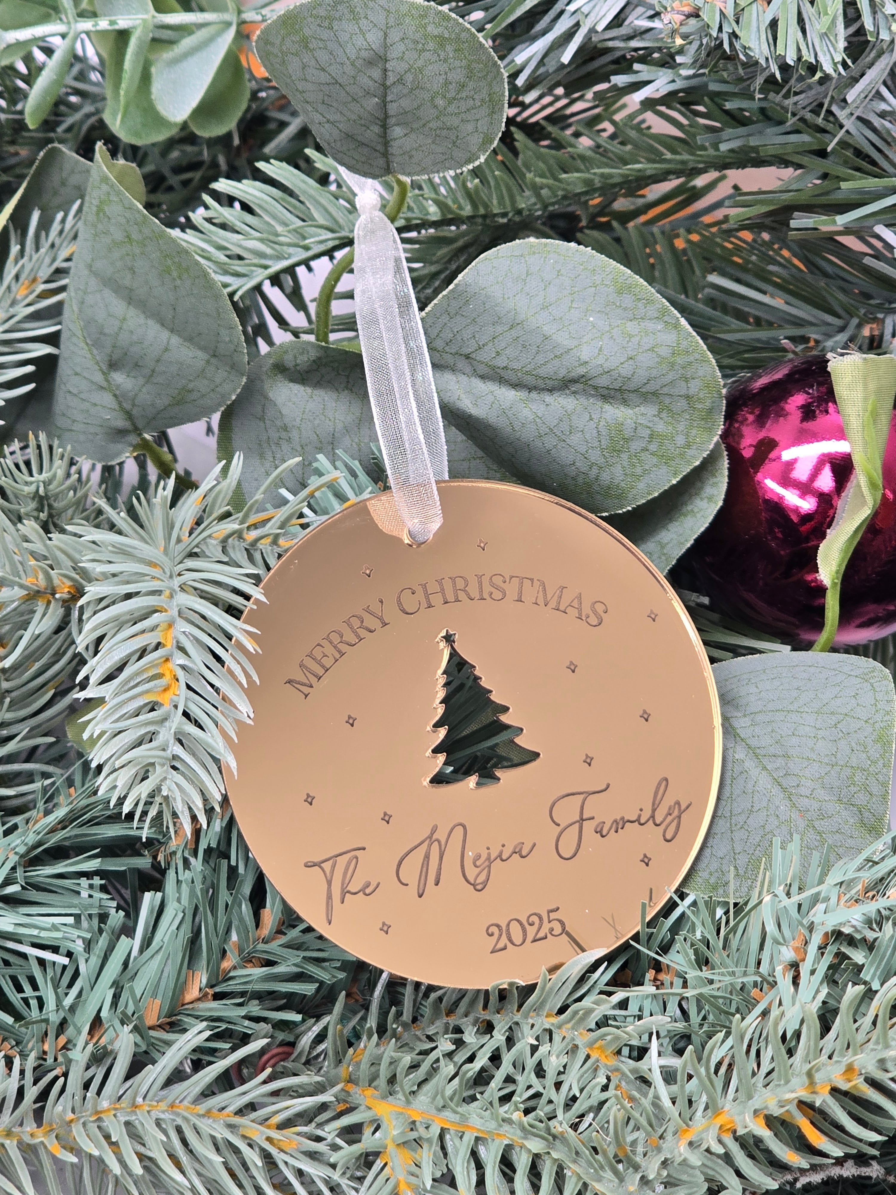 CUSTOM ROUND ORNAMENT