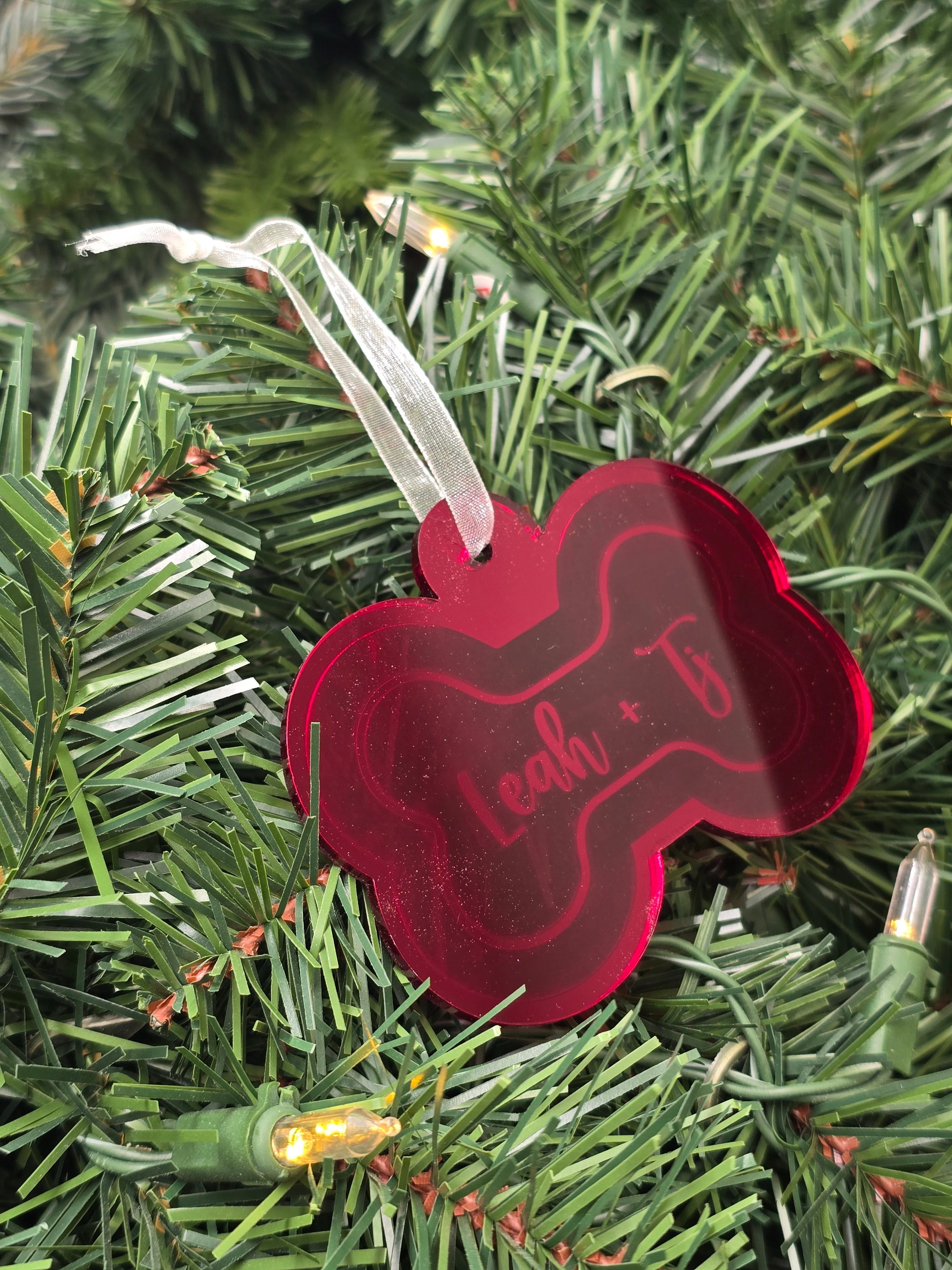 CUSTOM DIS-AND-BARK ORNAMENT