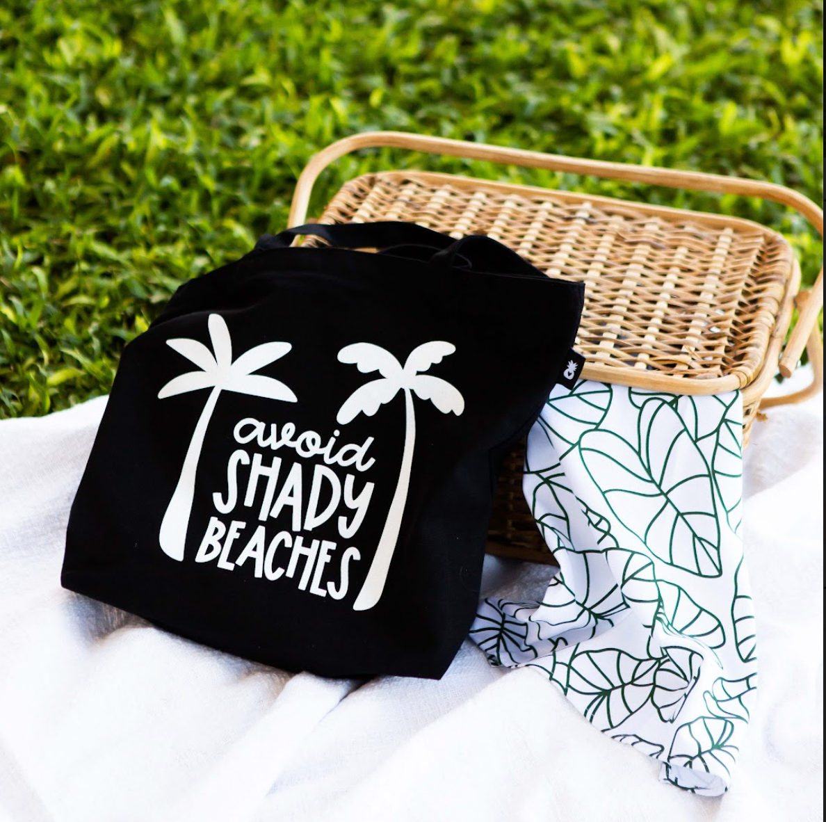LIMITED EDITION ZIPPER TOTES